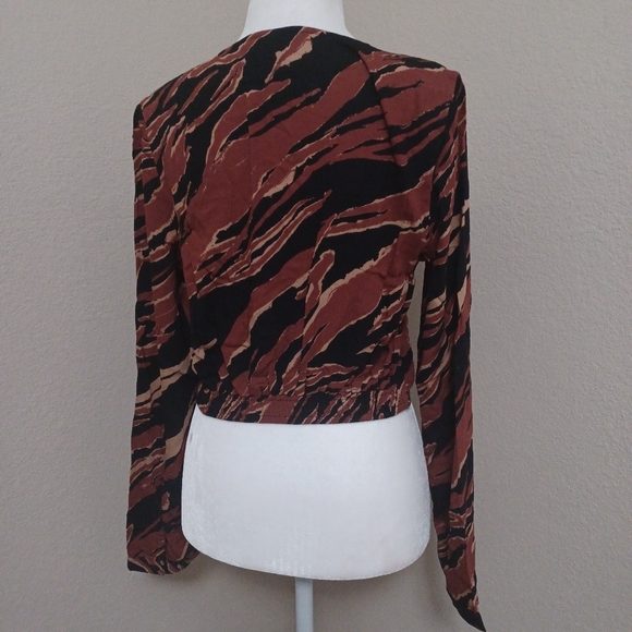 NWT BP Nordstrom Brown Burnout Tiger Stripe VNeck Crop Top Faux Wrap  Sm… - Picture 5 of 13